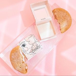 Benefit NWT cookie highlighter